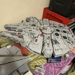 Lego UCS Millennium Falcon