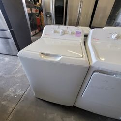 Washer and Dryer Set Hotspoint