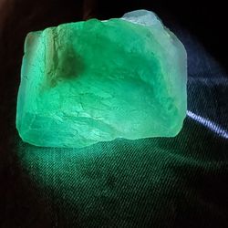 MASSIVE 1650 CARAT GREEN FLOURITE HEALING STONE ABSOLUTELY GORGEOUS 