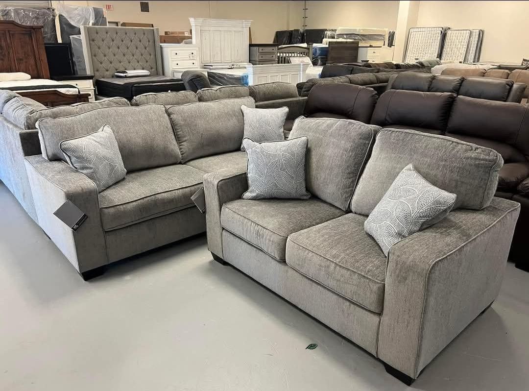 Brand New 👌ALTARI ALLOY LIVING ROOM SET