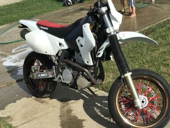 SUZUKI SUPERMOTO STREET LEGAL