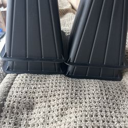 Title: Black Bed Risers – Set of 4
