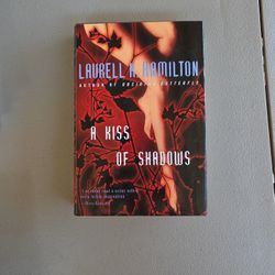 Hardcover Book A Kiss Of Shadows Anita Blake Vampire Hunter