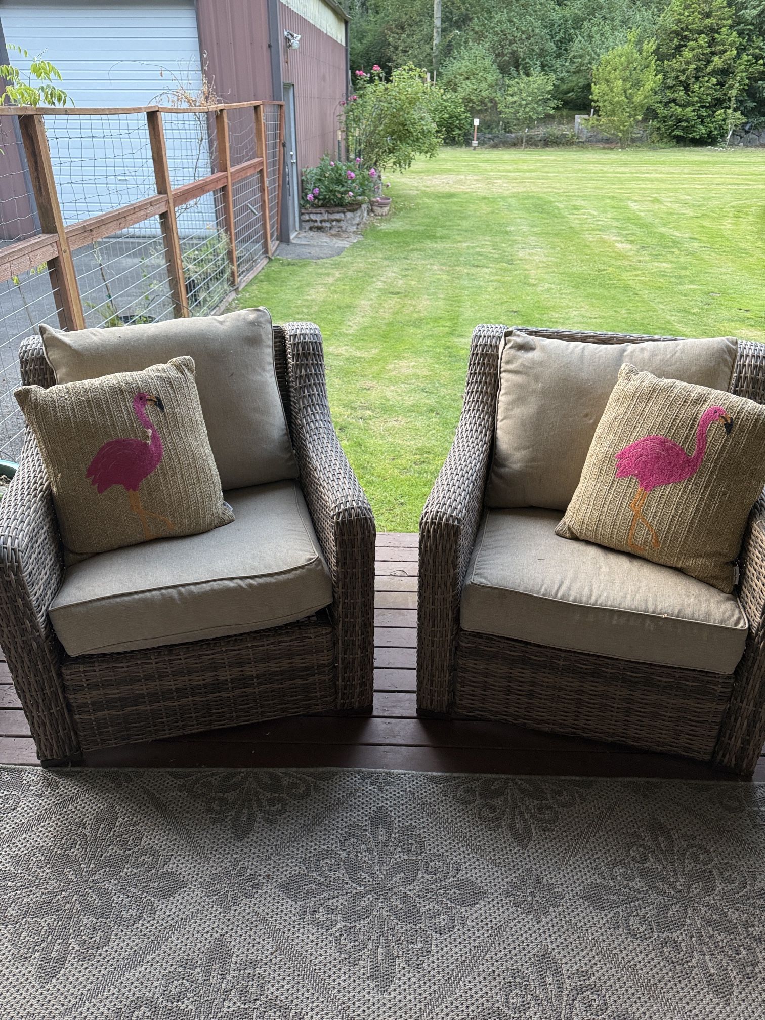 Wicker 3 Piece Sofa set With Pillows included