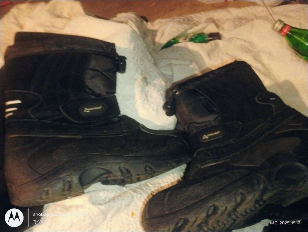 Boys Size 4 Alpine Design Snow Crusher Boots