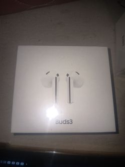 Buds3 Wireless Earbuds in Box