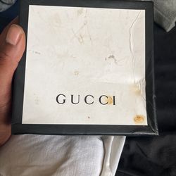 USED GUCCI BELT FOR SELL NO SCRATCHES NO MARKS. 120*