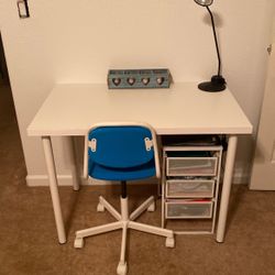 Desk Set In Brand New Condition 