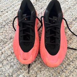 Boys basketball Shoes 4.5