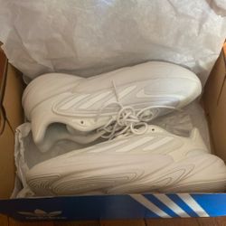 Adidas Ozeila- Triple White