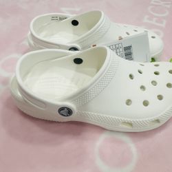 Brand New Crocs Classic Clogs Women’s Size 5 / Men’s Size 3 