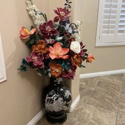 2 Beautiful mother of pearl vase with  fowers