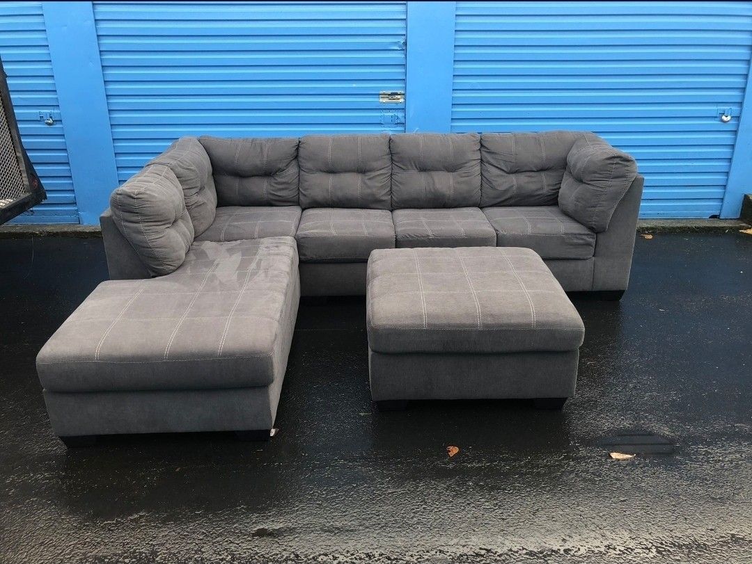 Light Gray L-Shape Sectional Couch w/Ottoman