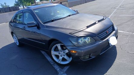 Lexus is300