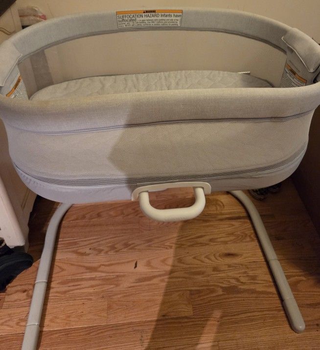 Graco Bedside Bassinet