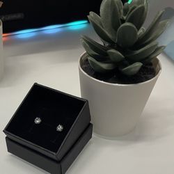 Moisture diamond earrings (GRA Certification)