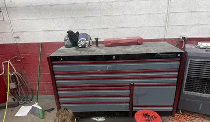 Snap toolbox 68” with tools and rolling seat