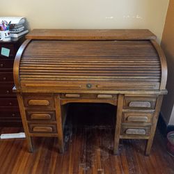 Vintage Rolltop Desk With Chair