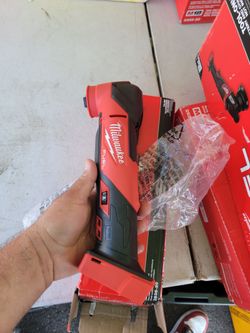 Milwaukee Fuel multi TOOL. TOOL ONLY