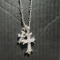 Cro I don't want the necklace. I'll sell it cheaply.