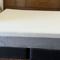 USED KING SIZE MEMORY FOAM COOL GEL MATTRESS WITH BOX SPRING DELIVERY 🚚 AVAILABLE 