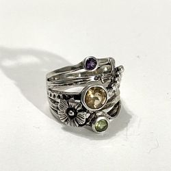 Vintage Great Condition sterling silver ring with  gemstones silver ring from India. Size 7.5 