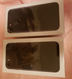 (2) brandnew iPhone 7 Matte Black