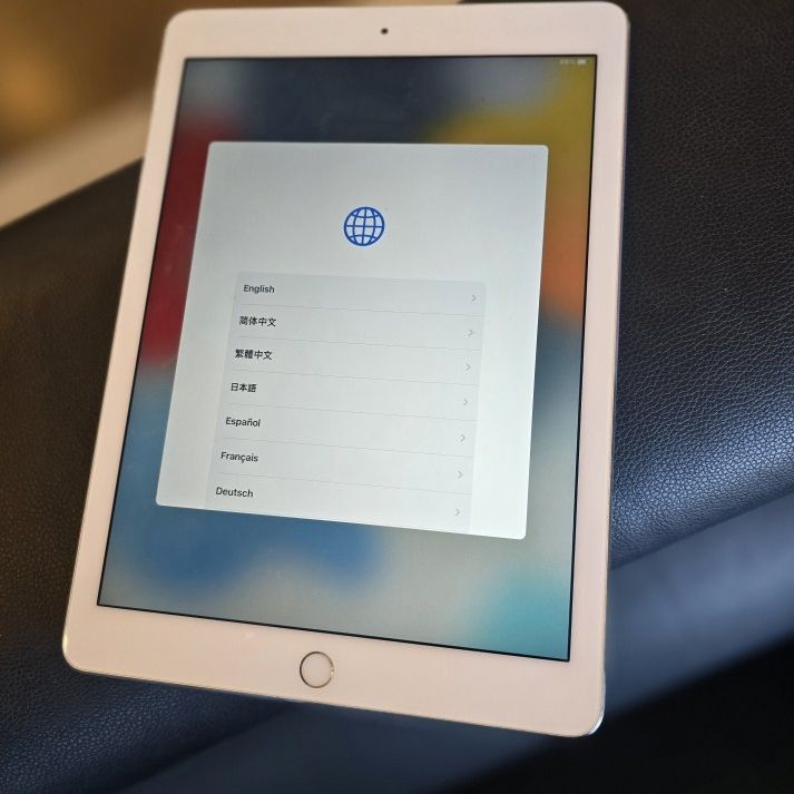 Excellent condition iPad Air 2 with 16 GB of storage.