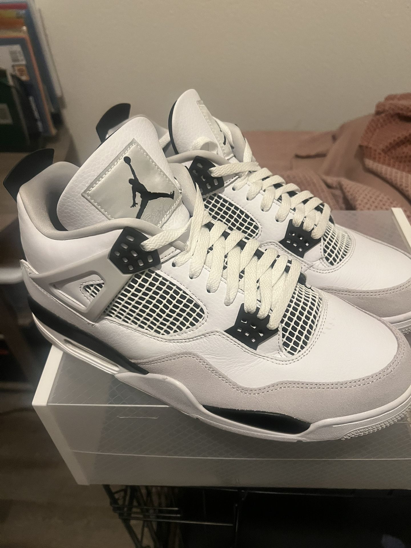 Jordan 4 Retro Military Black 