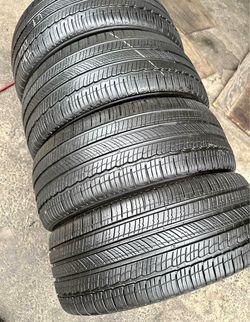 235 45 18 Michelín I'm selling this set of tires with 80% life left on all 4