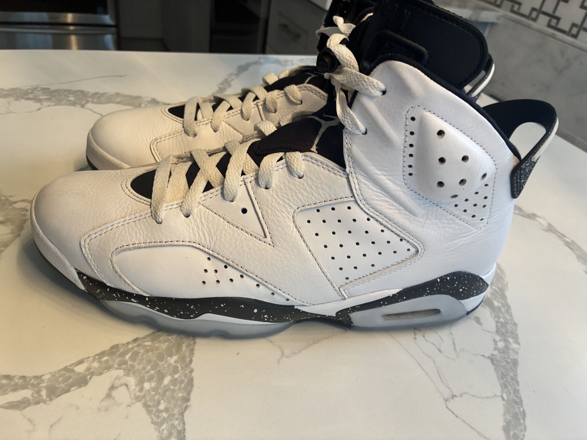 Jordan 6 Reverse Oreo Sz 11