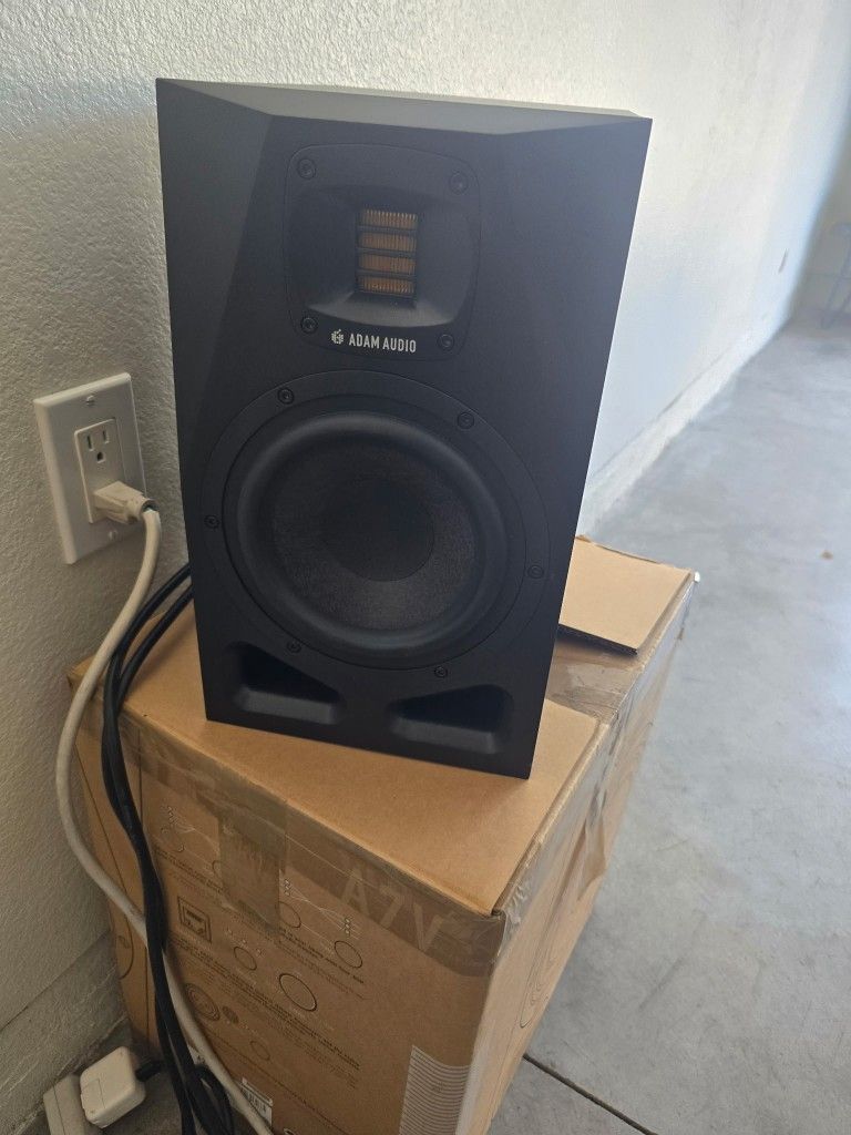 Adam Audio A7V