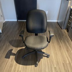 FREE DELIVERY 🚚 Ergonomic Black Fabric Office Task Chair
