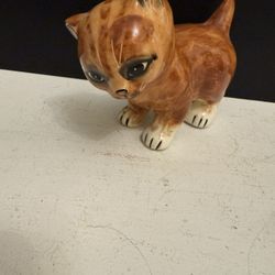 Vintage Seymour Mann Ceramic Cat Figurine