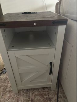 Set of 2 Living Room End Tables