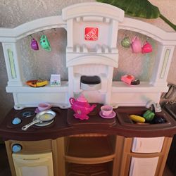 Play Kitchen 