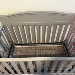 Never Used Baby 4-1. Baby Crib