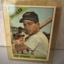 1966 Topps Baseball # 90 Luis Aparicio