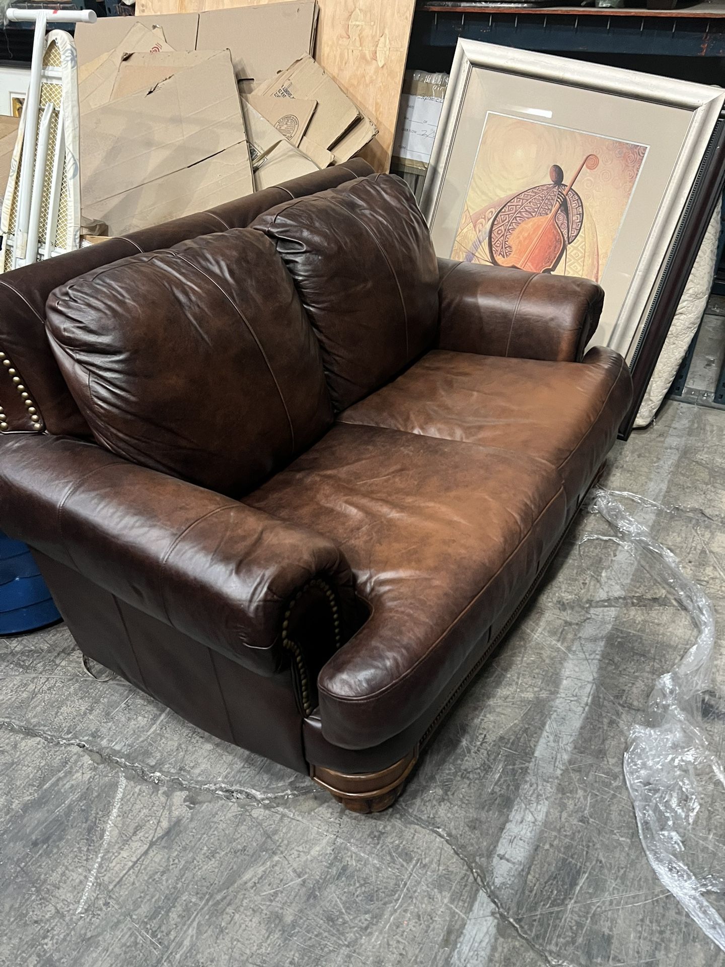 π₯ Loveseat For Sale β Big Style, Small Price! π₯$150