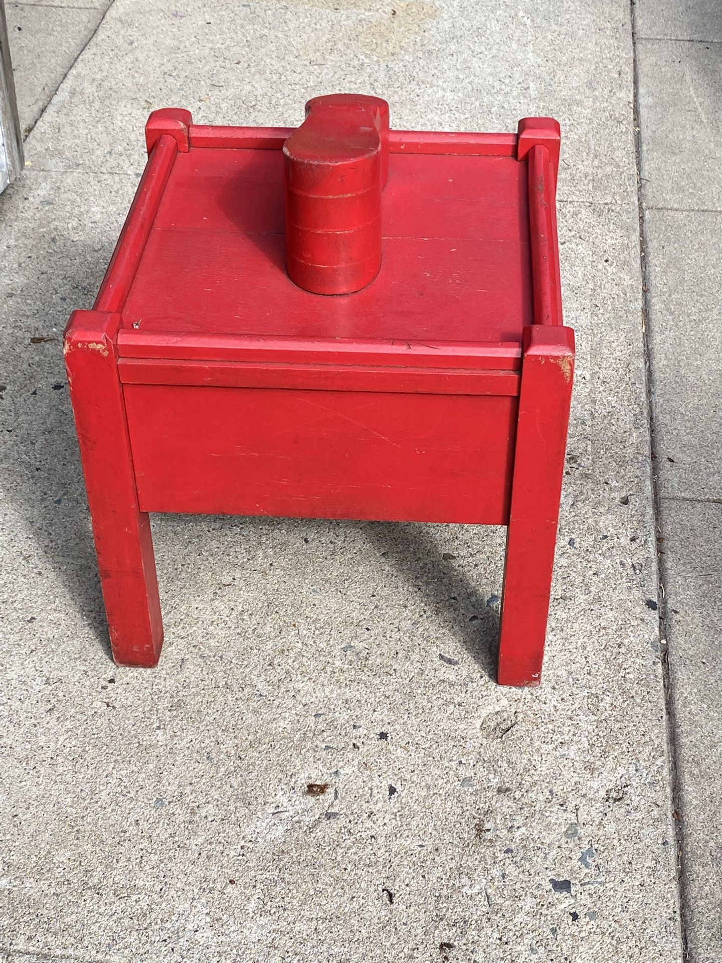 Cute Repurposed Shoe Shine Table