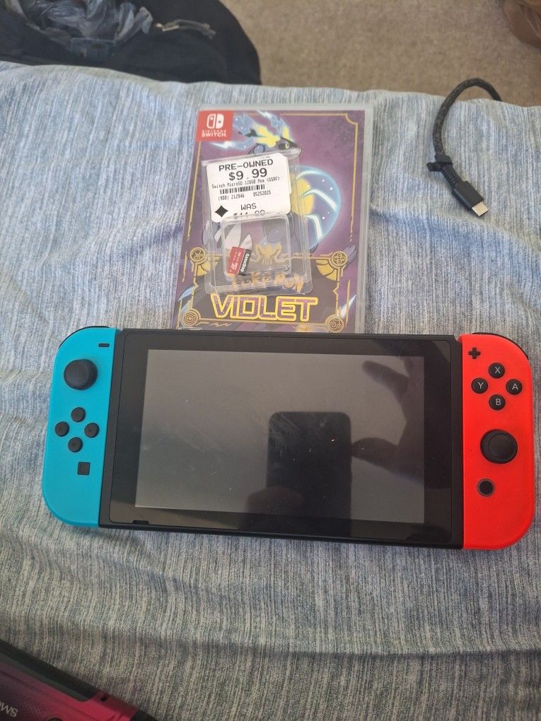 Nintendo Switch With Pokémon And Memory Card