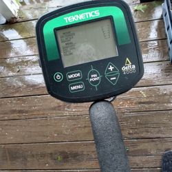Teknetics Delta 4000 Metal Detector 