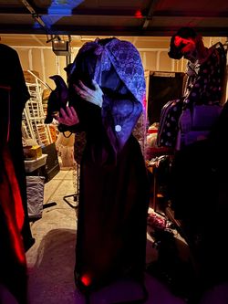Headless witch prop halloween decoration