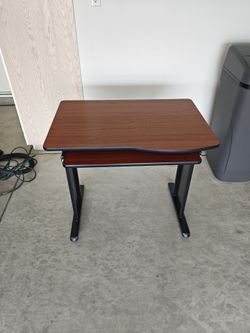Computer desk