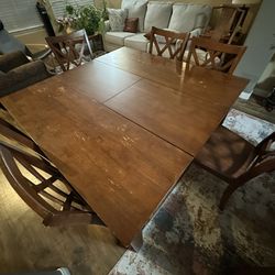 Table w/ leaf & 6 chairs