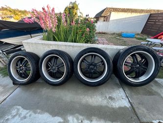 BOSS Motorsport 22" Rims & Tires