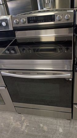 Samsung electric glass top stove with warranty delivery available fee depends on address 🏠🚛🛣️