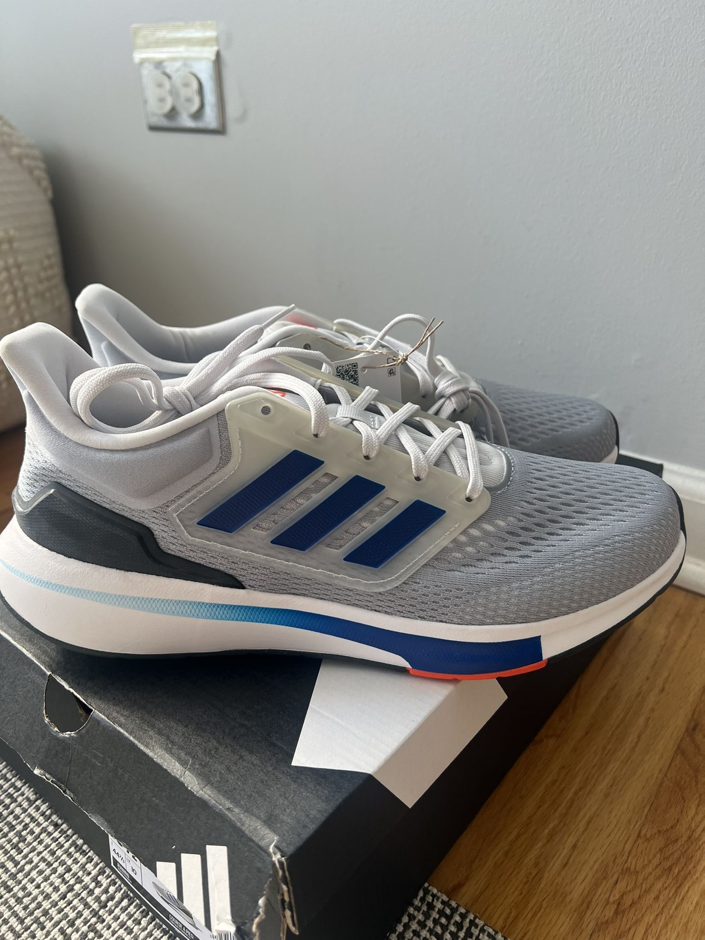 Adidas EQ 21 Run size 10, 10.5M
