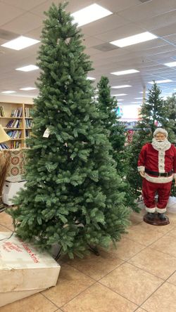9foot Christmas Tree Goodwill La Quinta 79640 Hwy 111 La Quinta Ca