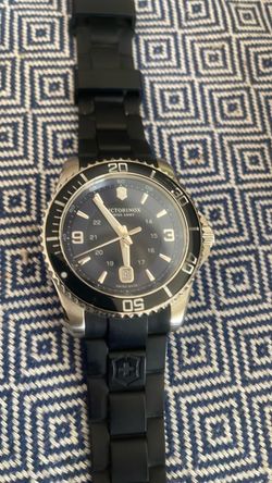 Excellent Condition Victorsinox Swiss watch asking $150 obo in s Temecula